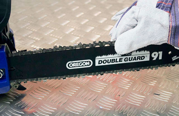 Как натянуть цепь на бензопиле: установка и правильная работа