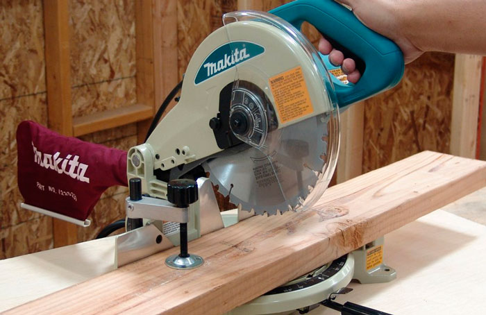 Торцовочная пила Makita LS1040
