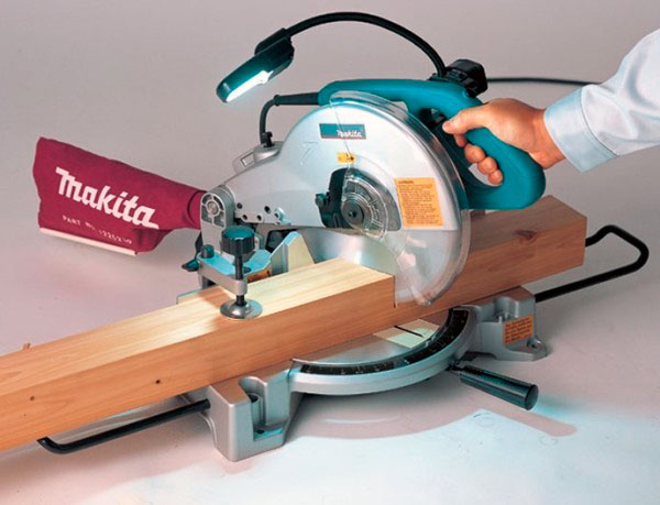 Торцовочная пила Makita LS1040F